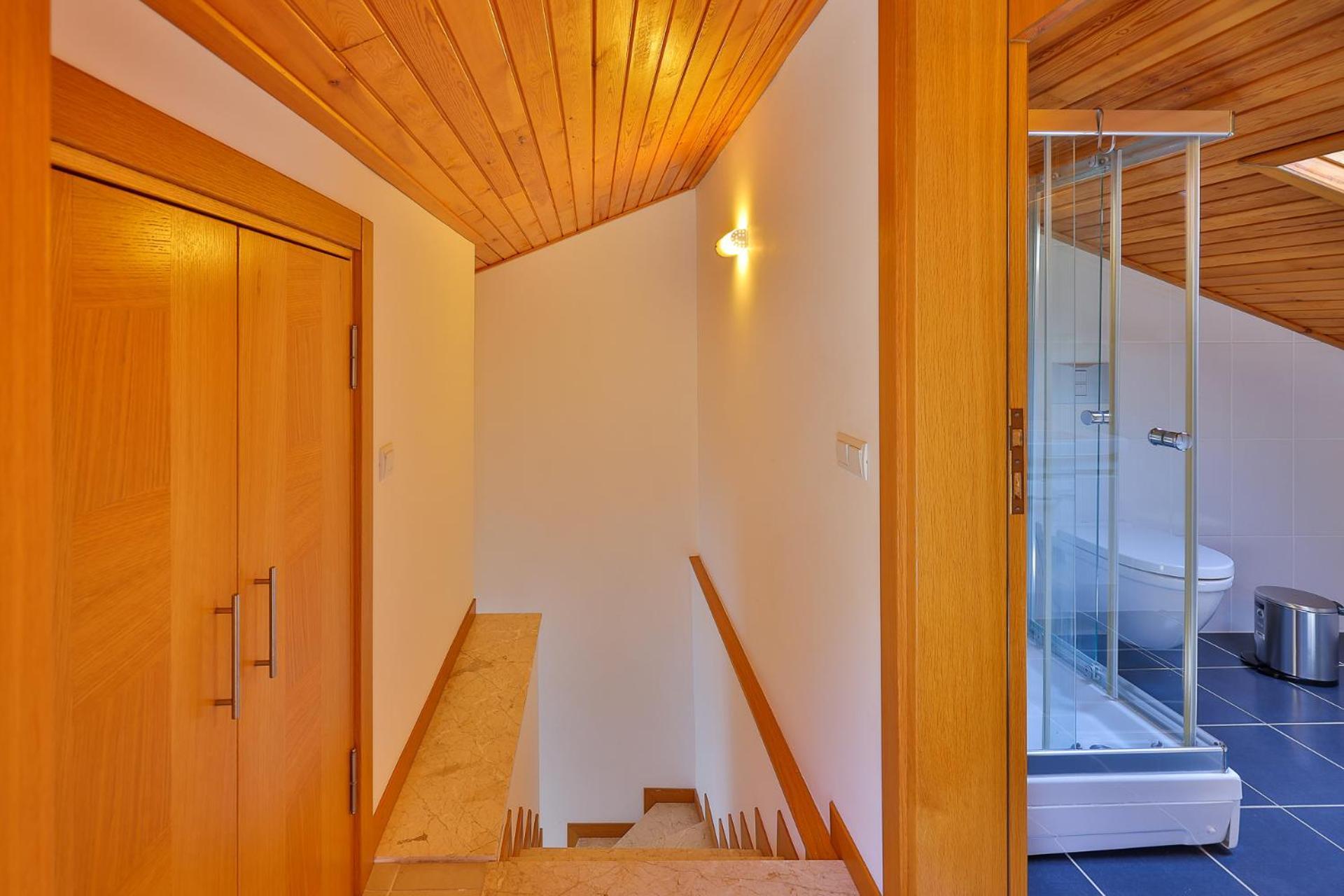 Apollo Apart Kaş Luaran gambar