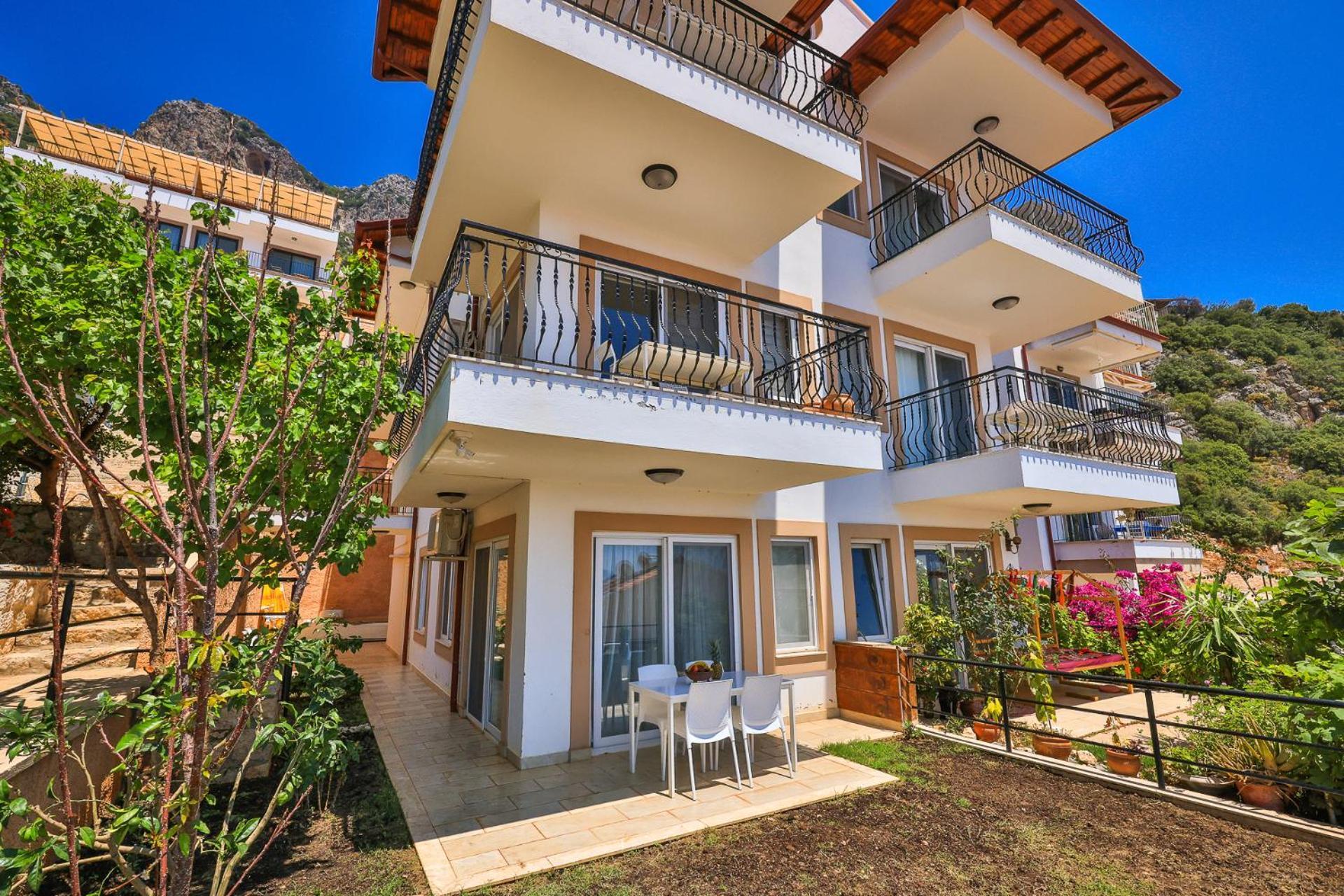 Apollo Apart Kaş Luaran gambar